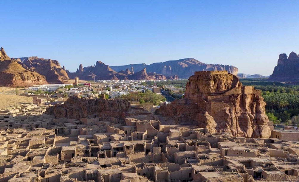 Al-Ula is a town located in the Al Madinah Region of northwestern Saudi Arabia. It 
              is approximately 110 kilometers southwest of the city of Tayma and 300 
              kilometers north of the city of Medina. Al-Ula is known for its historical and 
              archaeological significance, as it sits along the ancient incense trade route, also 
              known as the "Frankincense Road.
              